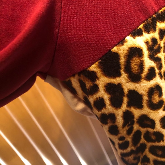 Women’s fall B Famous #USA Leopard print top - Picture 6 of 11